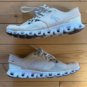 On Running Women’s 10 Cream Sneakers